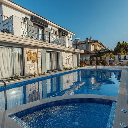 Panjur Hotel Cesme